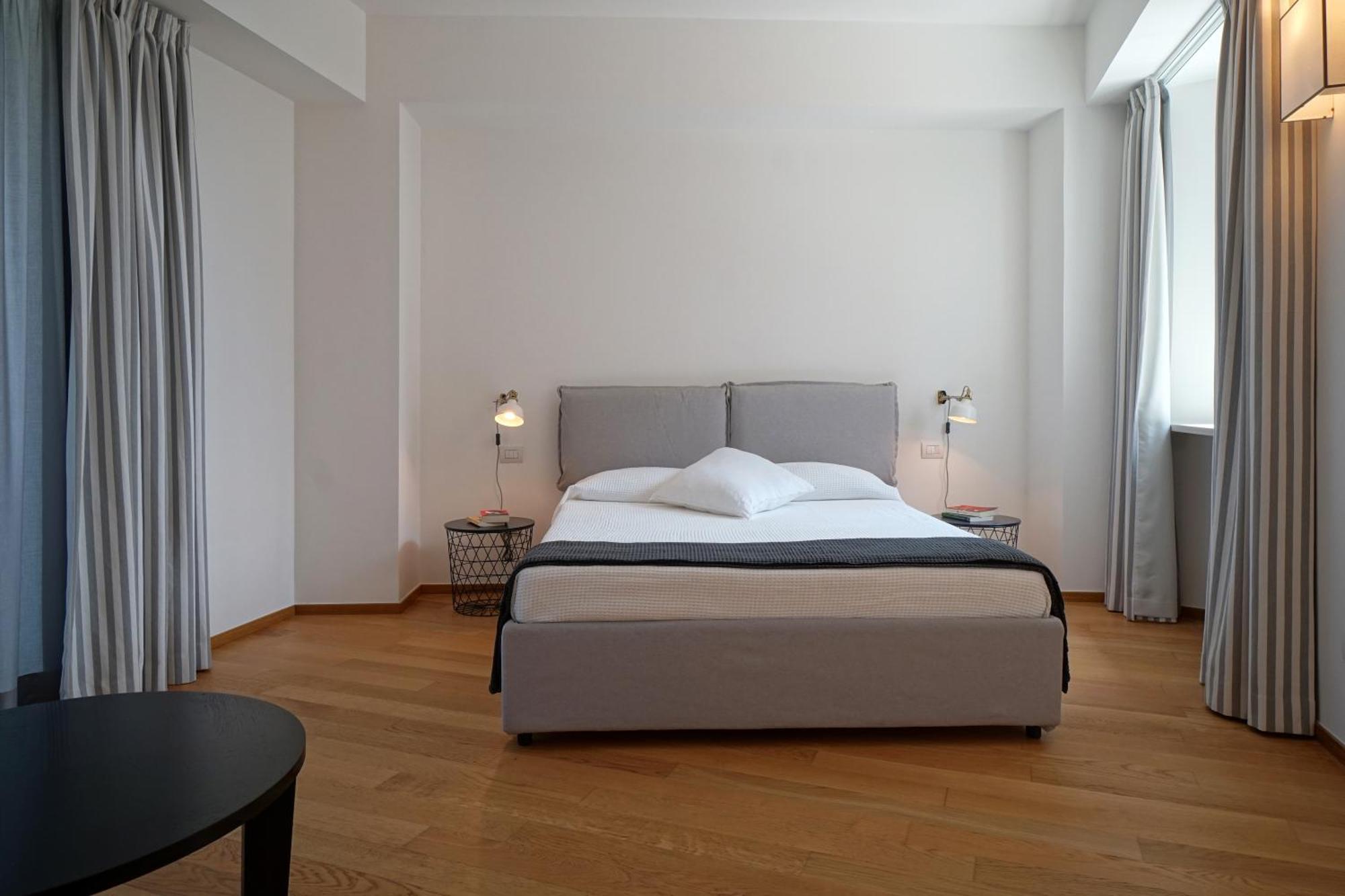 The Charming House Apartment Taormina Bagian luar foto