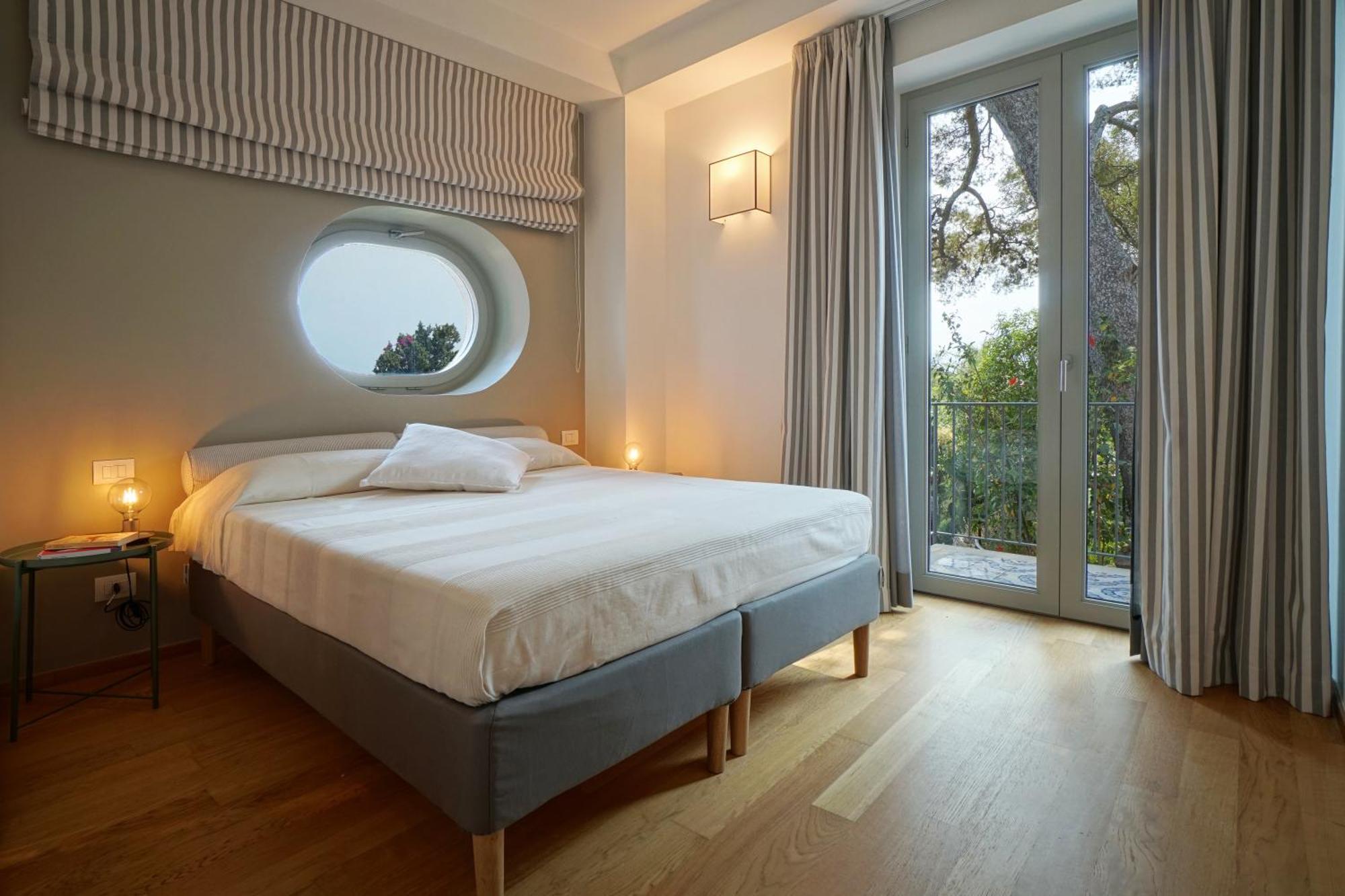 The Charming House Apartment Taormina Bagian luar foto