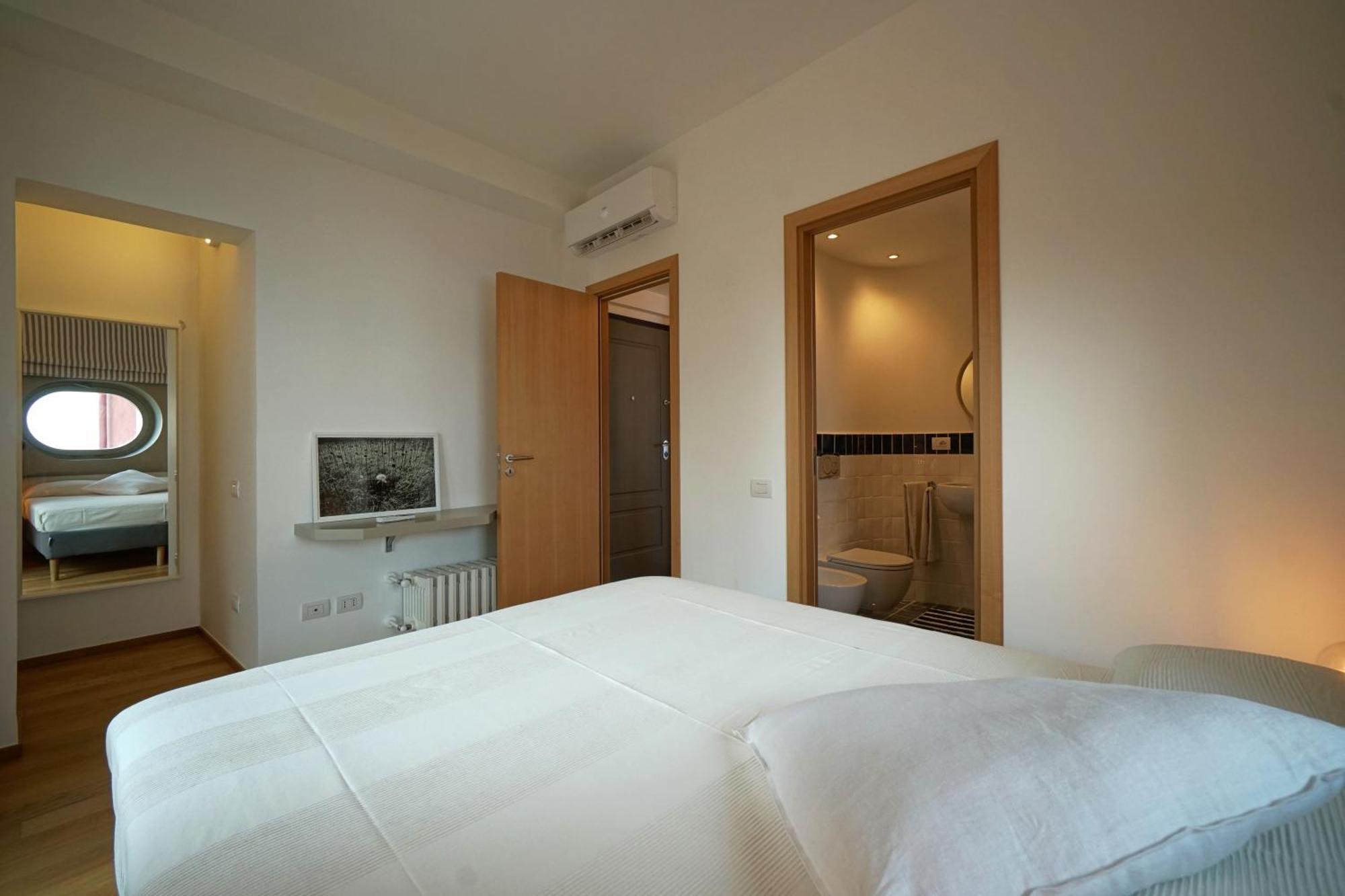The Charming House Apartment Taormina Bagian luar foto