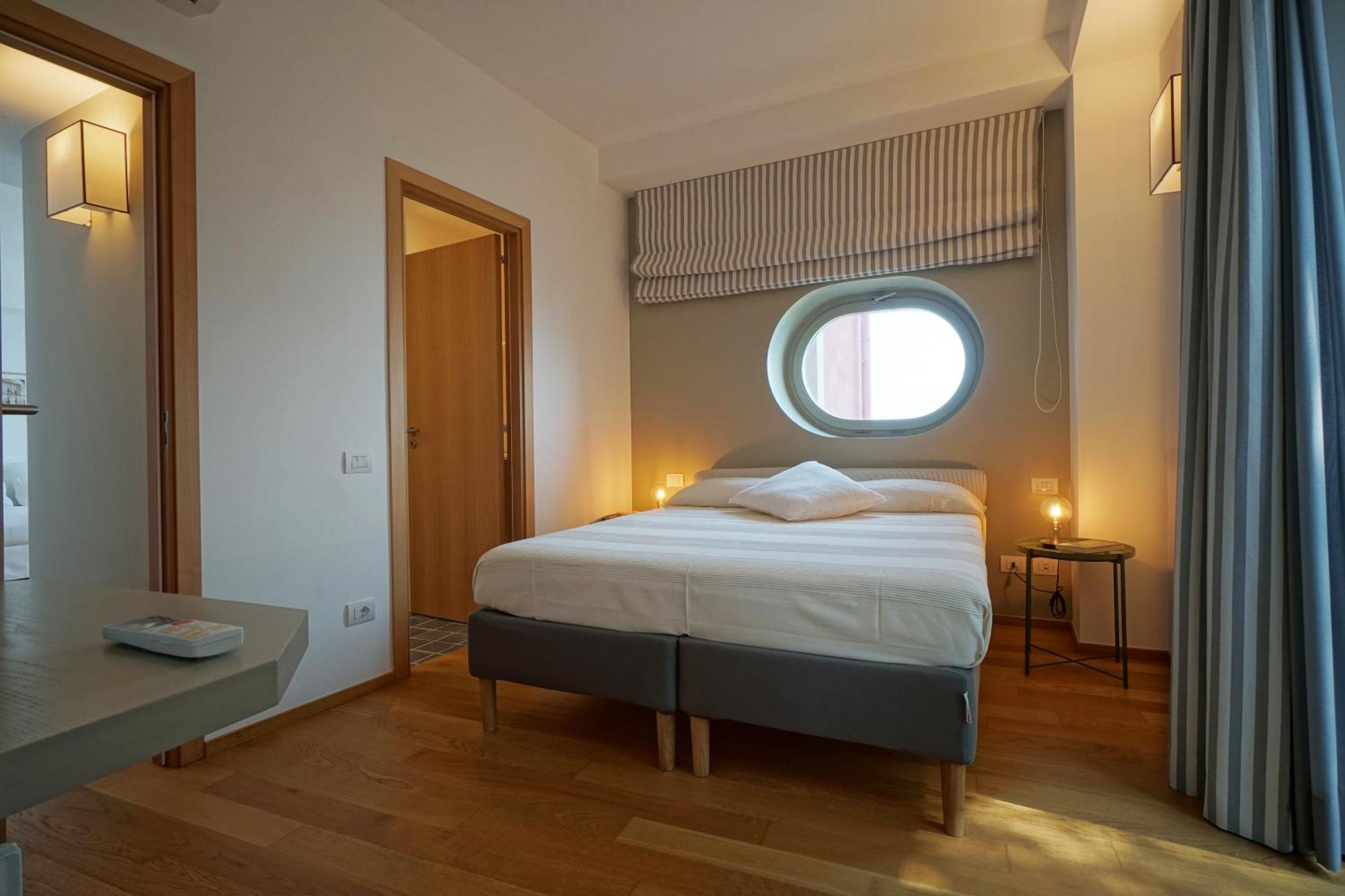 The Charming House Apartment Taormina Bagian luar foto