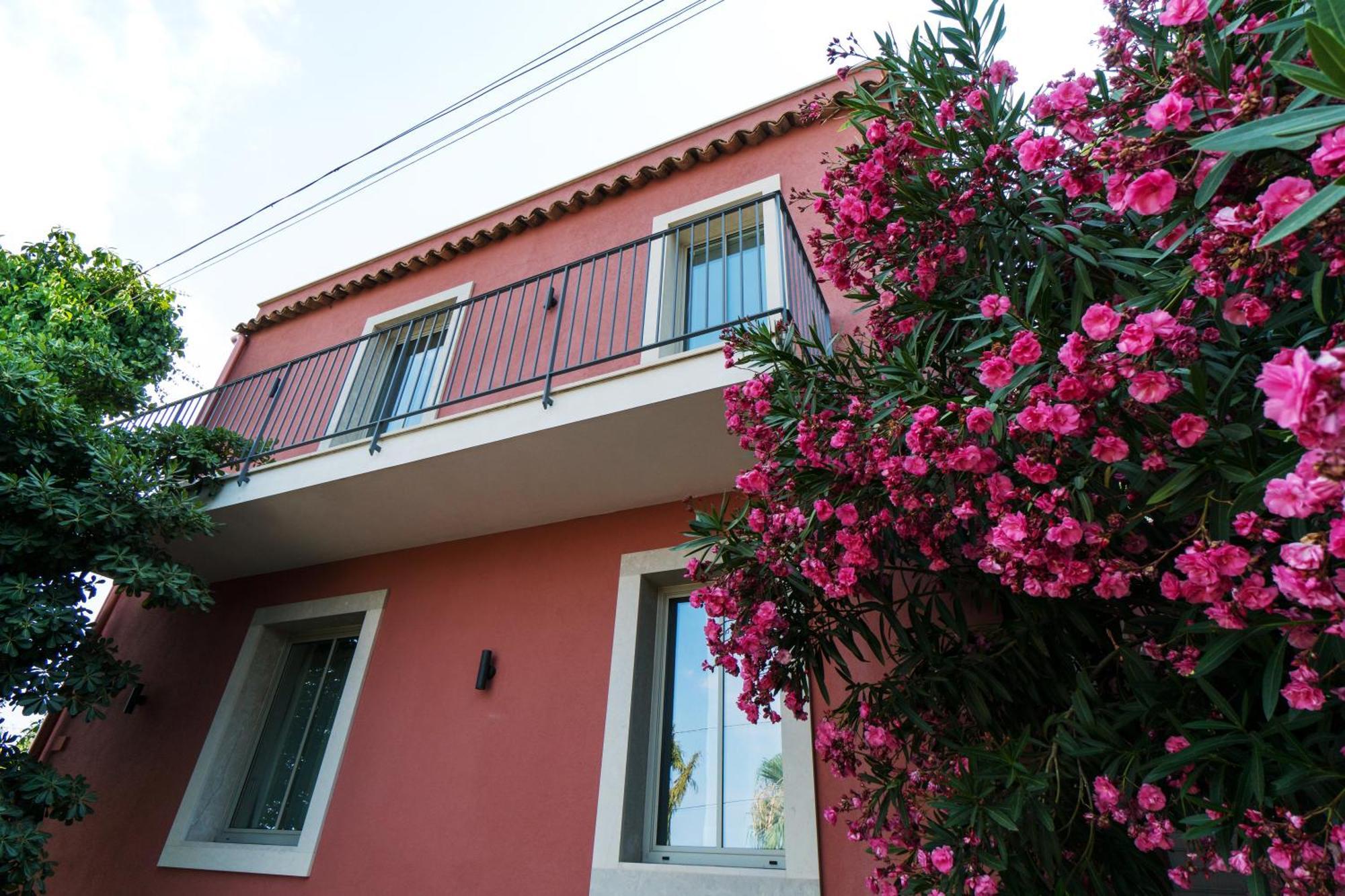 The Charming House Apartment Taormina Bagian luar foto