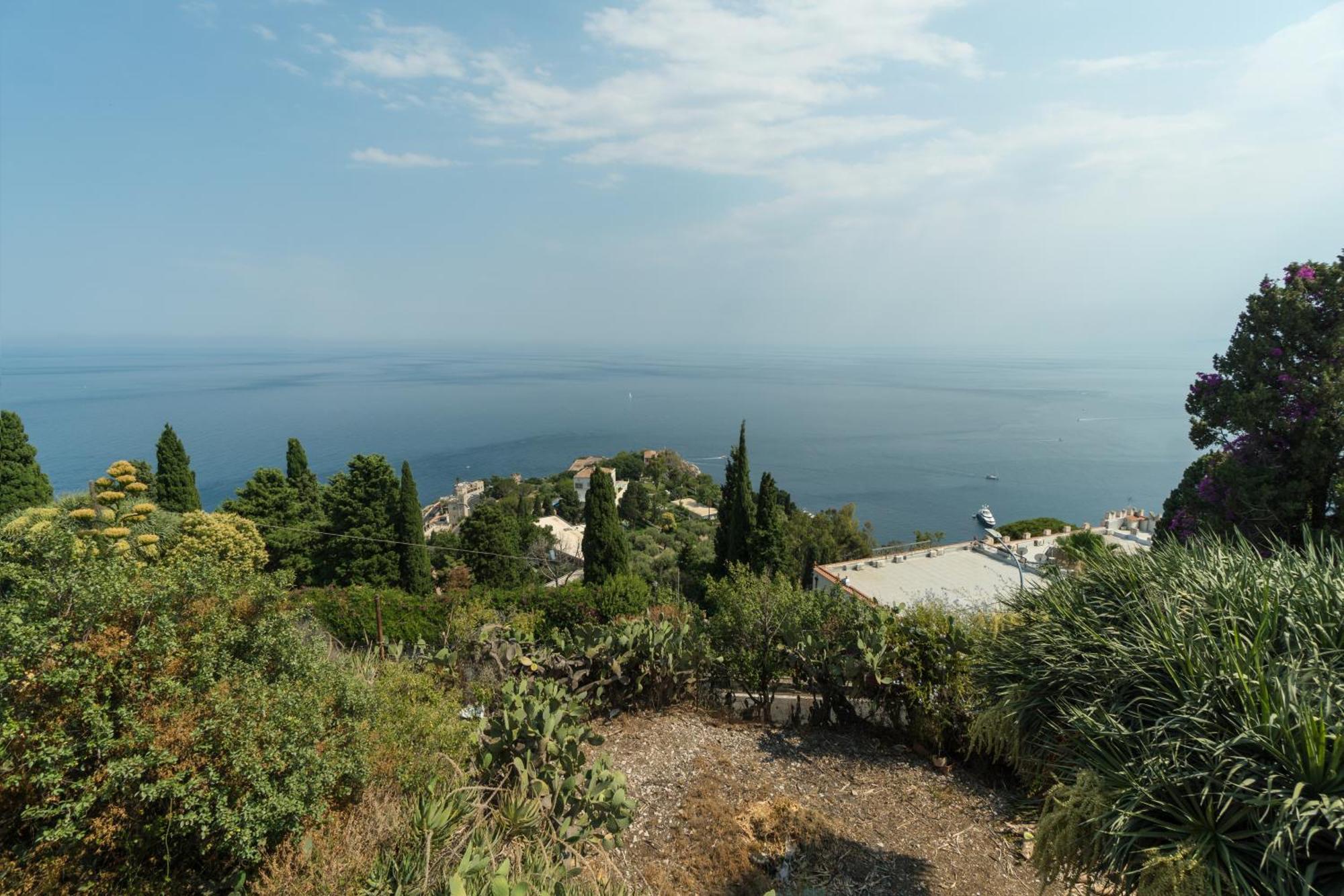 The Charming House Apartment Taormina Bagian luar foto
