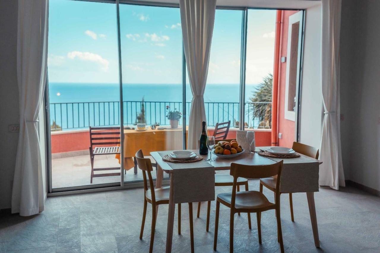 The Charming House Apartment Taormina Bagian luar foto