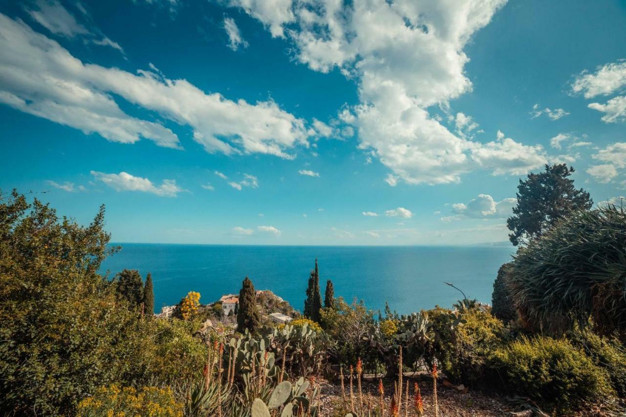 The Charming House Apartment Taormina Bagian luar foto